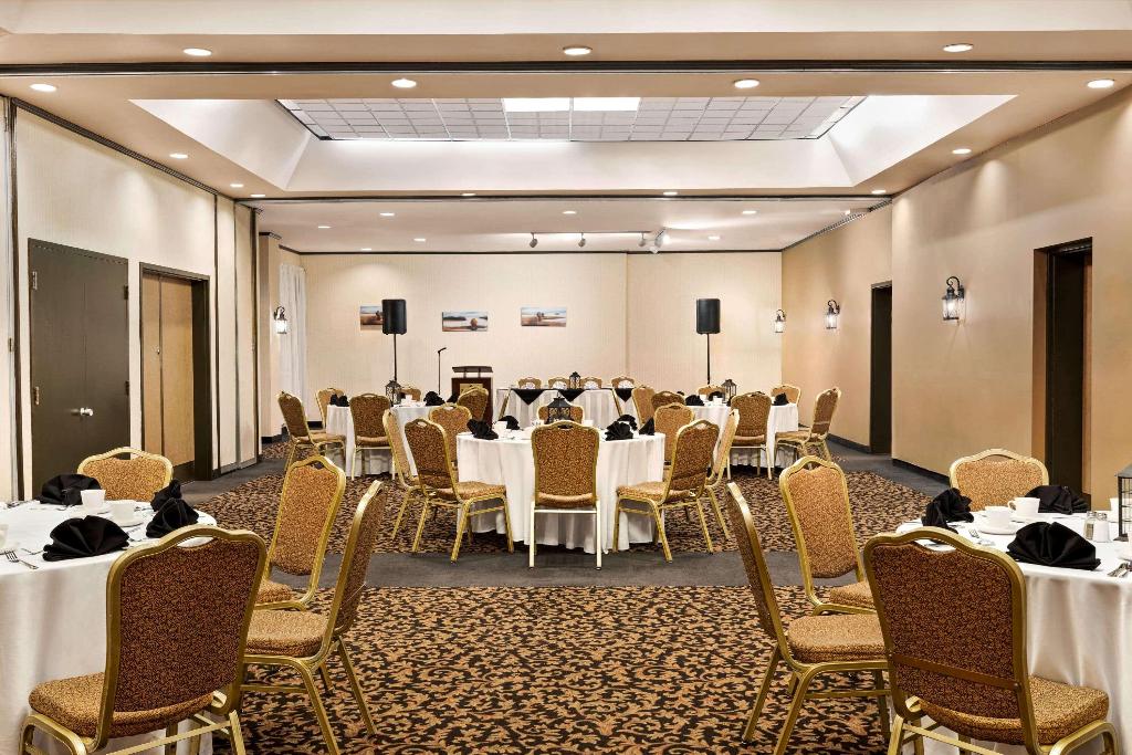 Ramada by Wyndham Fredericton photo 32