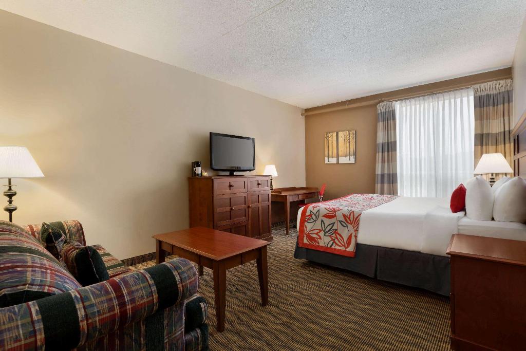 Ramada by Wyndham Fredericton photo 61