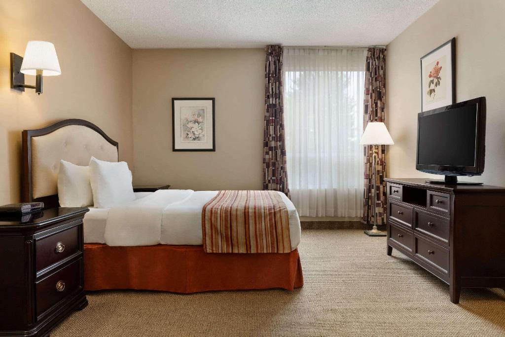 Ramada by Wyndham Fredericton photo 46