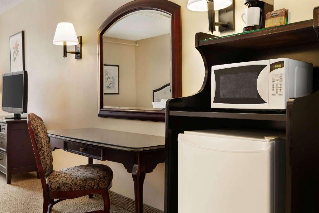 Ramada by Wyndham Fredericton photo 45