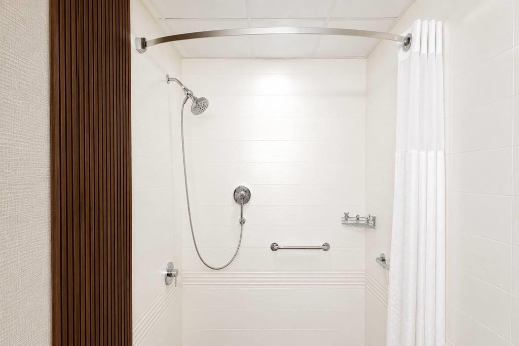 Ramada by Wyndham Fredericton photo 64