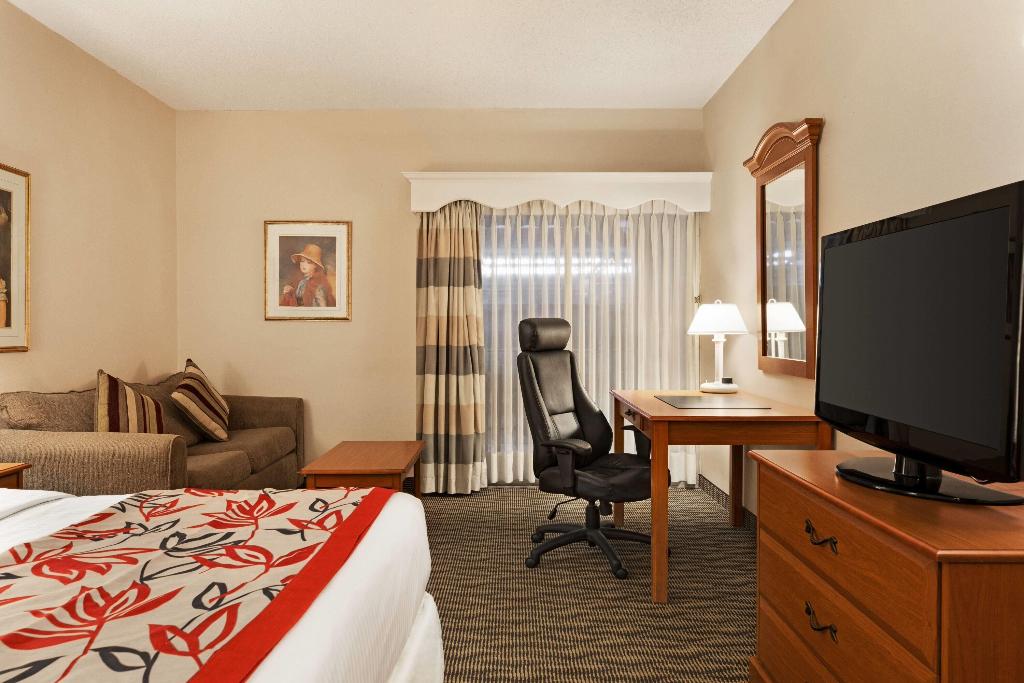 Ramada by Wyndham Fredericton photo 60