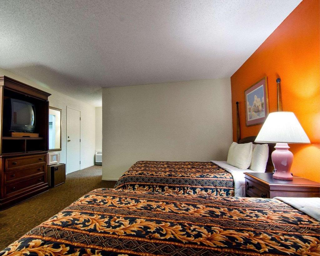 Knights Inn & Suites Emporia