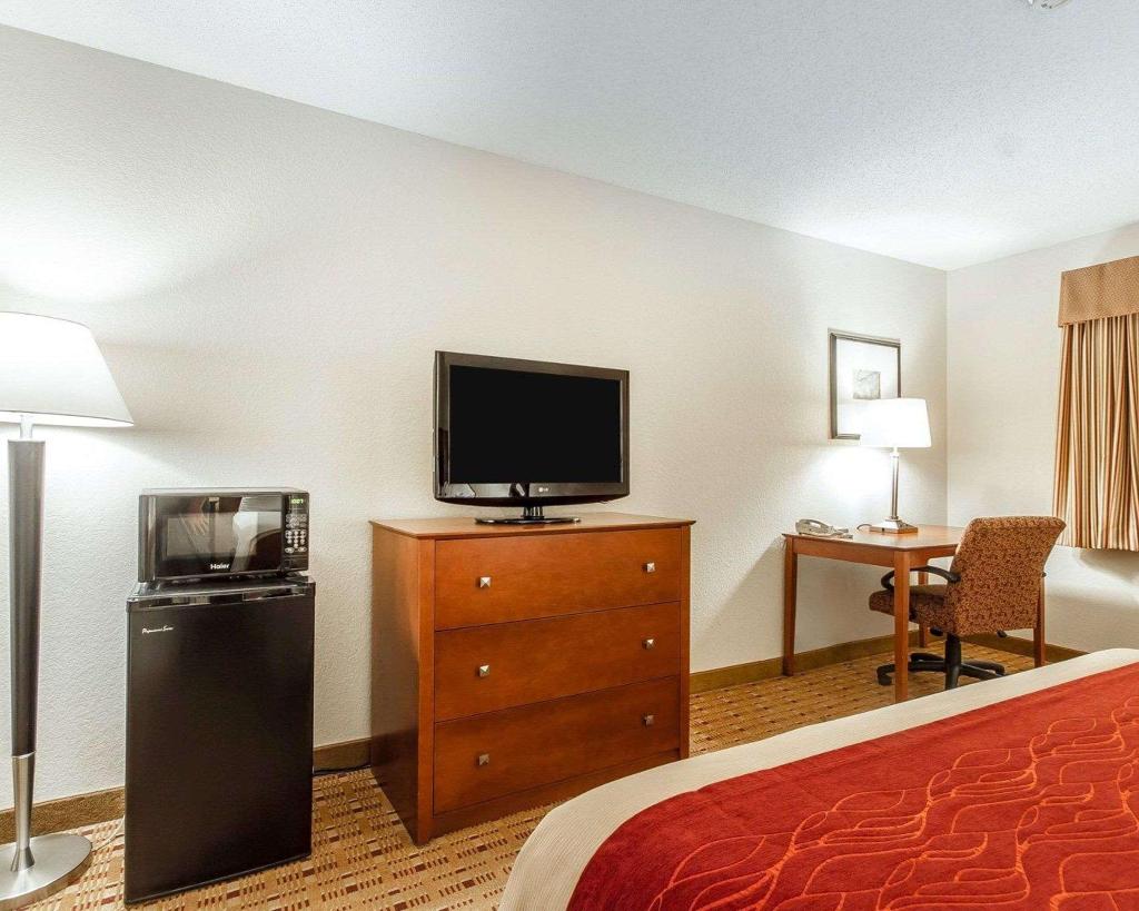 Quality Inn & Suites Eau Claire University Area
