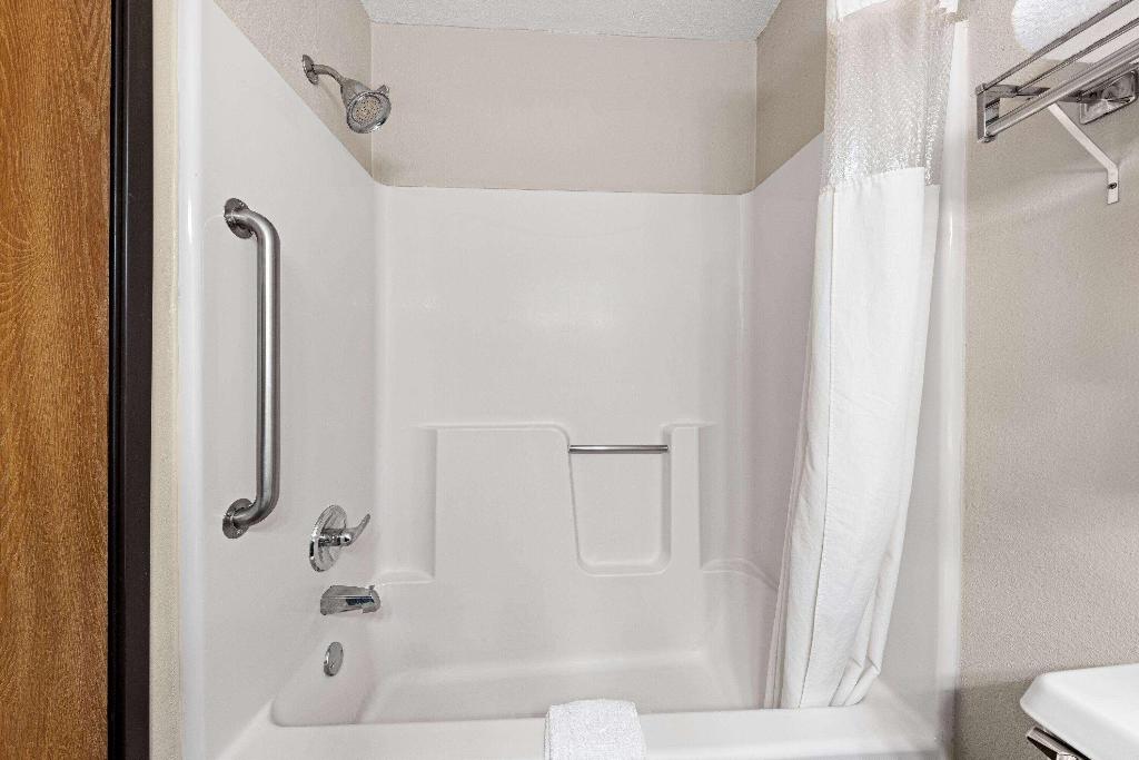 Baymont by Wyndham Waterloo