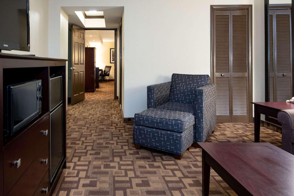 Quality Inn & Suites Quakertown