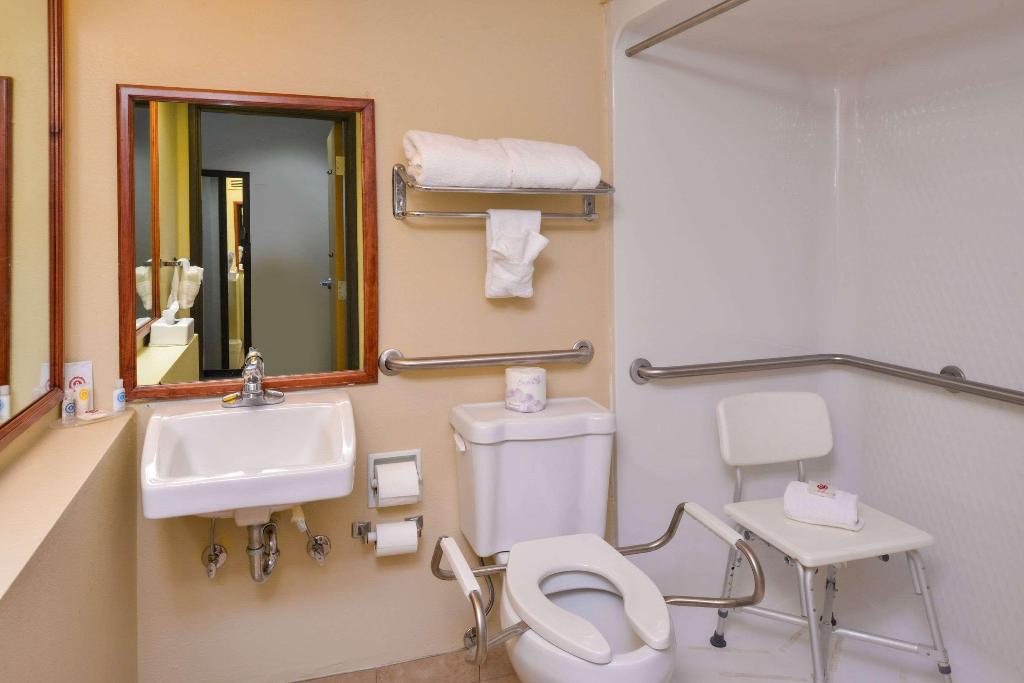 Holiday Inn Express & Suites Joplin Southeast IHG