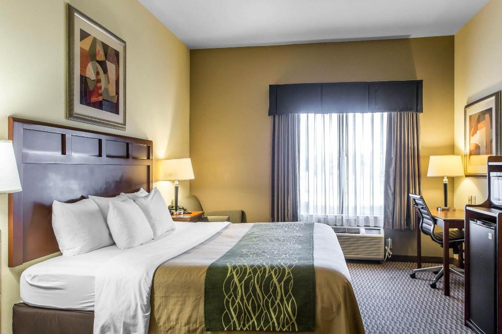 Comfort Inn & Suites Madisonville Area