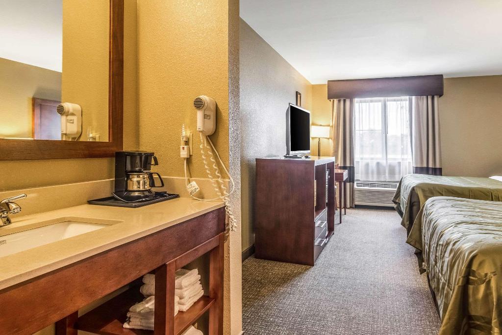 Quality Inn & Suites Salem Area