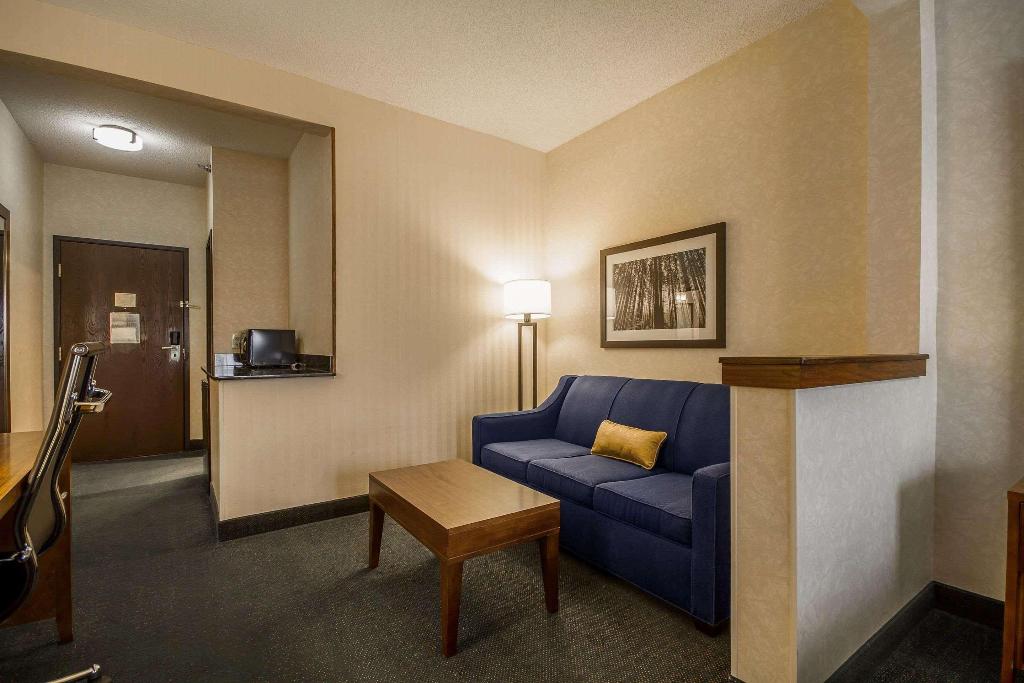 Comfort Suites Appleton Airport