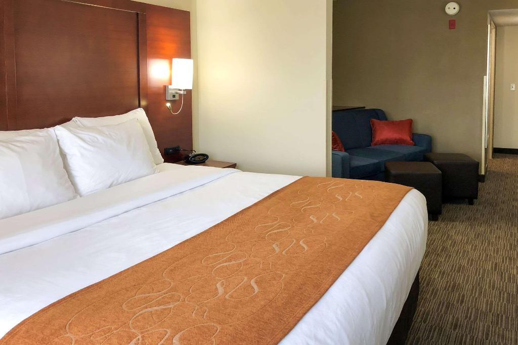 Comfort Suites Oshkosh Area