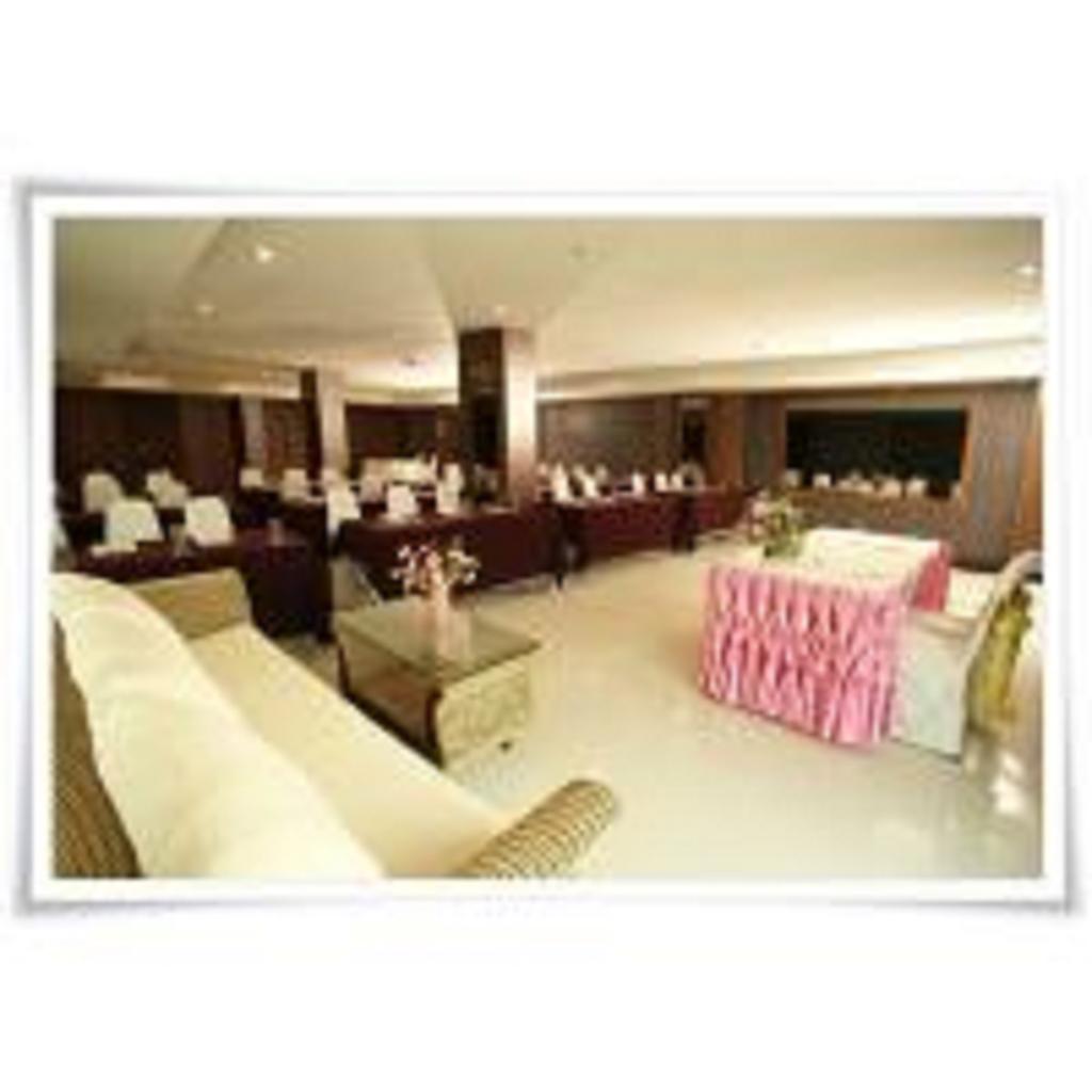 Hotel Convenient Grand Hotel, Thailand, Samut Prakan. Großes 2