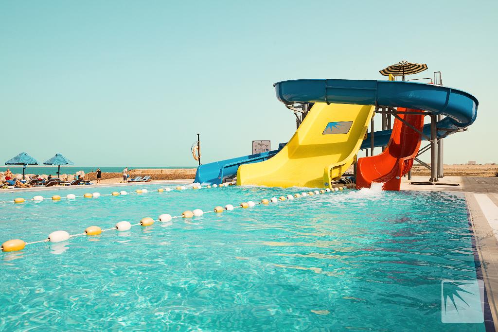 BM Beach Resort - Pool