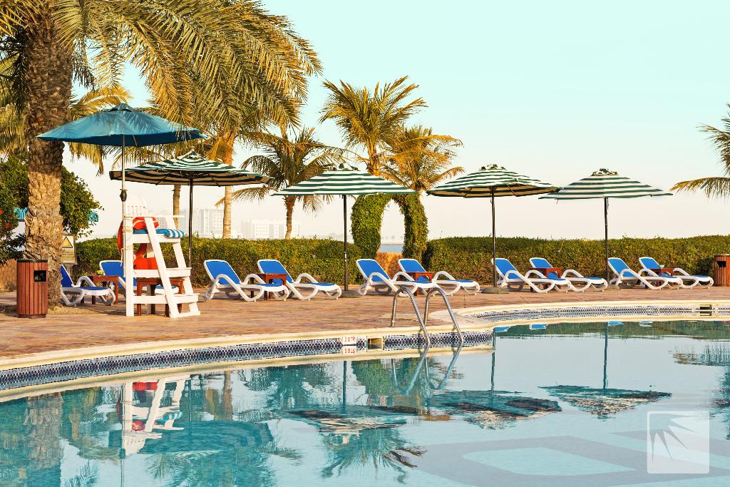 BM Beach Resort - Pool