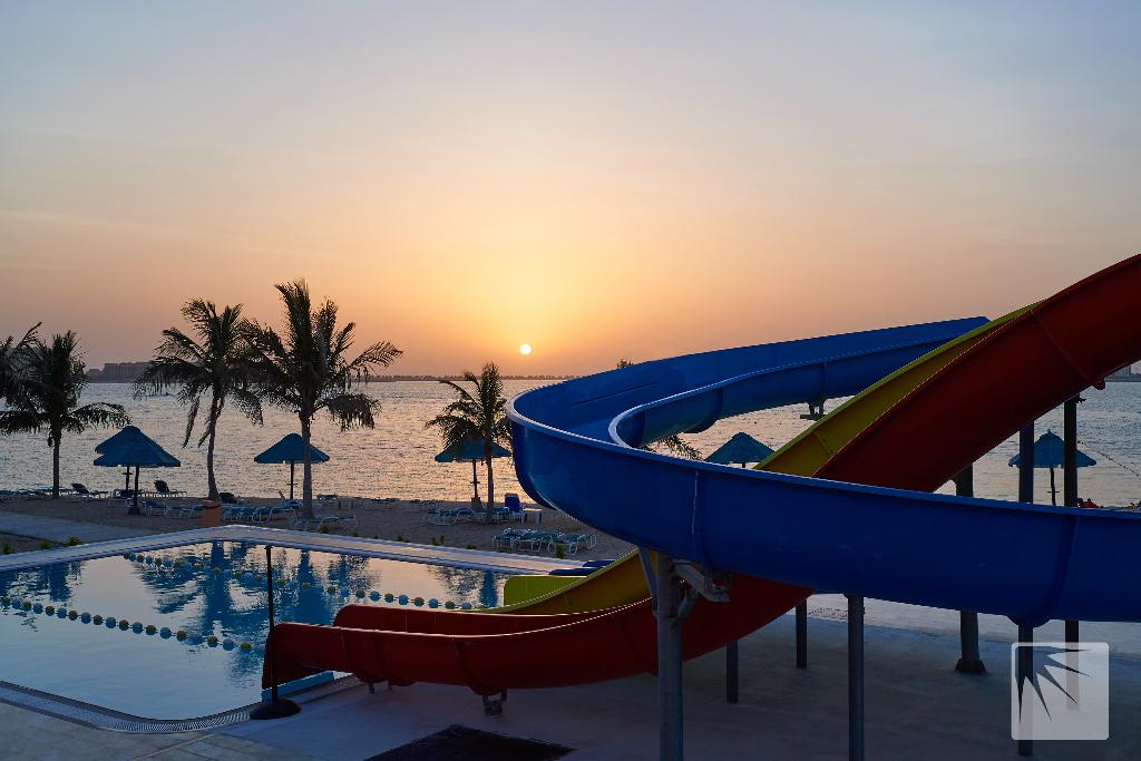 BM Beach Resort - Pool