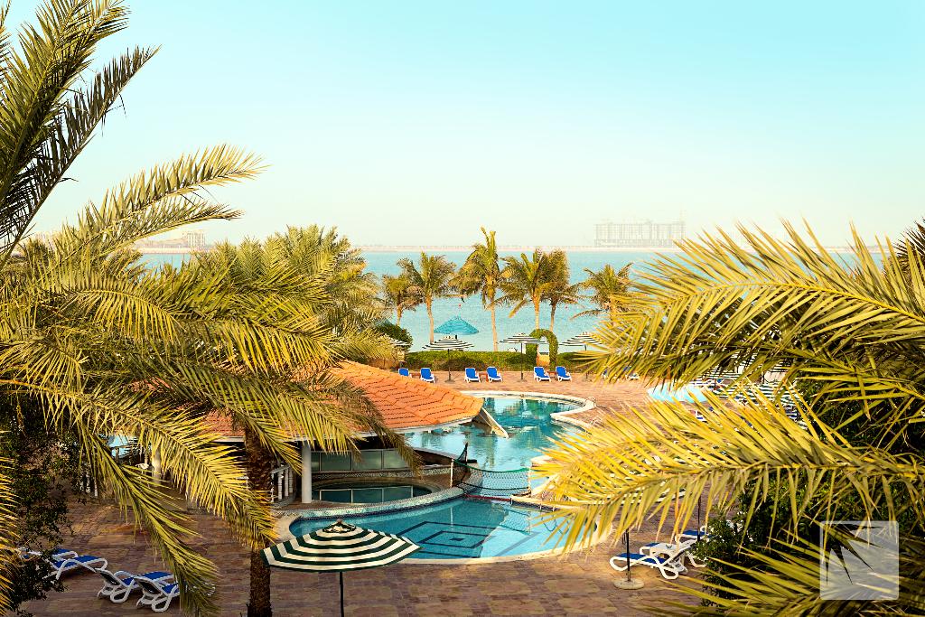 BM Beach Resort - Pool