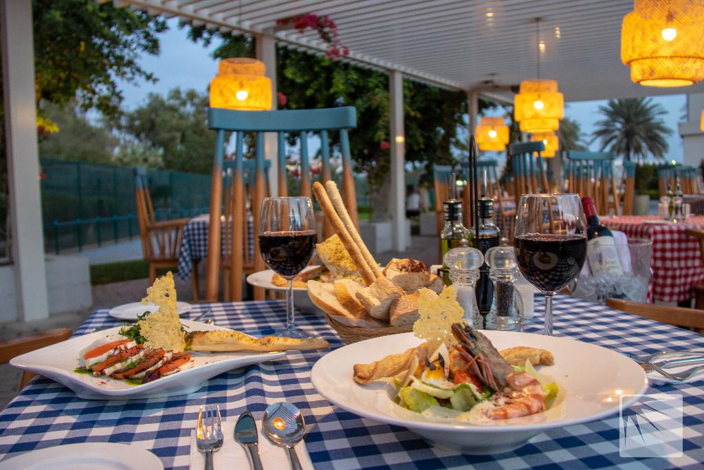 BM Beach Resort - Restaurant