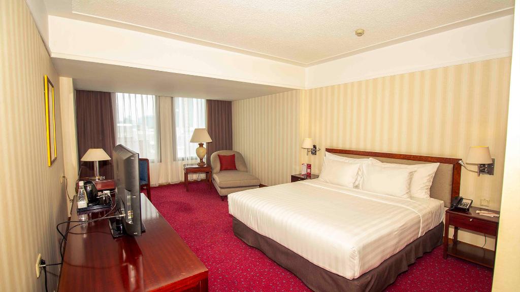 Redtop Hotel & Convention Center