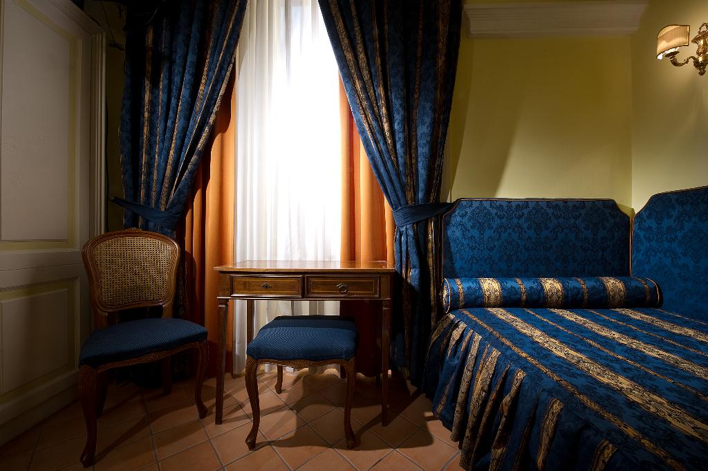Hotel Chiaja De Charme, Italien, Neapel. Großes 1