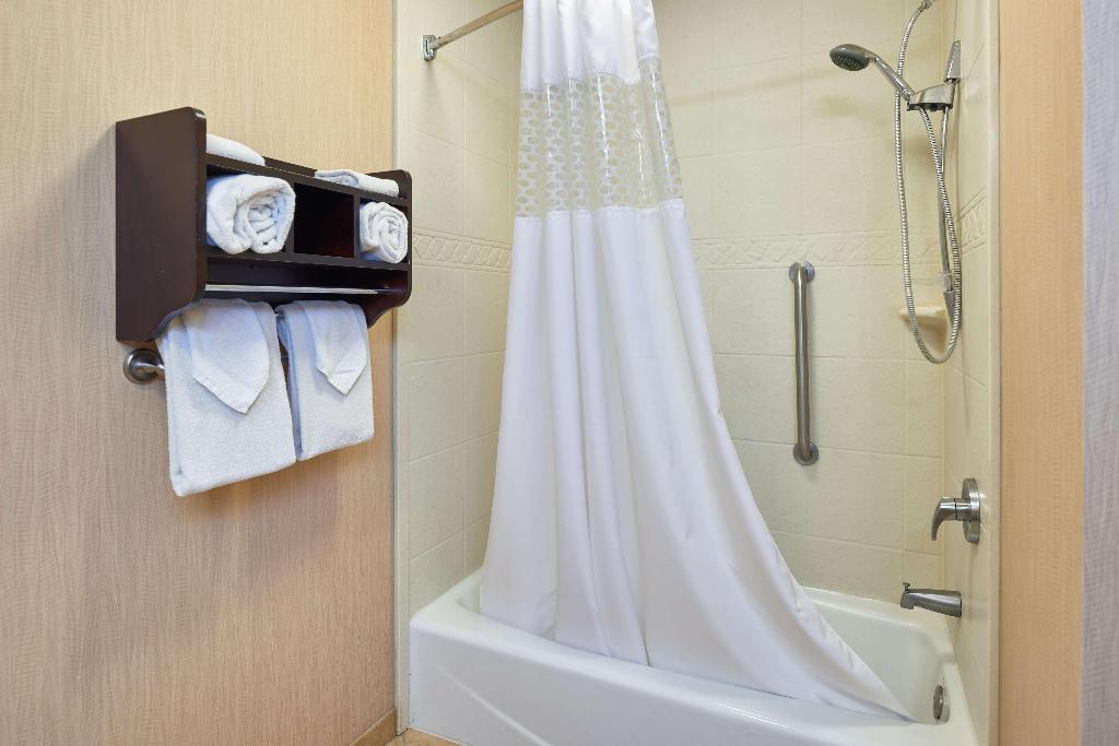 Hampton Inn & Suites Waco South