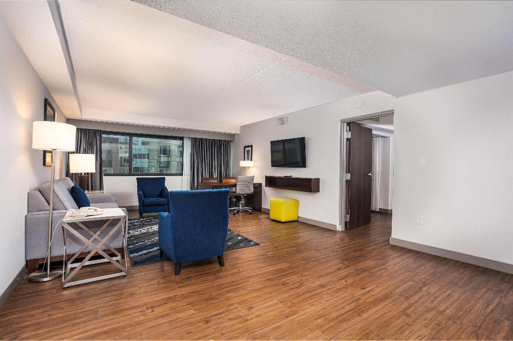 Embassy Suites by Hilton Indianapolis Downtown