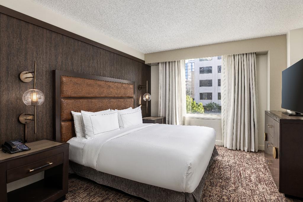 Doubletree Suites Hilton Austin Downtown Capitol