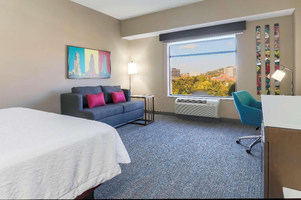 Hampton Inn & Suites Pittsburgh-Downtown 