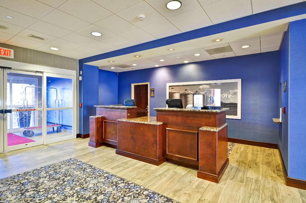 HAMPTON INN® & SUITES Fredericksburg VA 1080 Hospitality Lane 22401