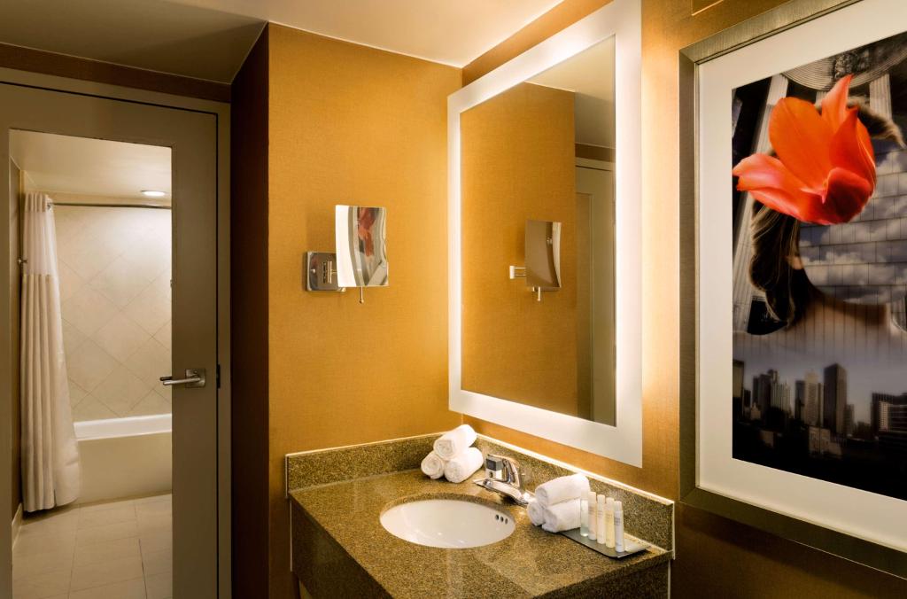 DoubleTree by Hilton Dallas - Campbell Centre