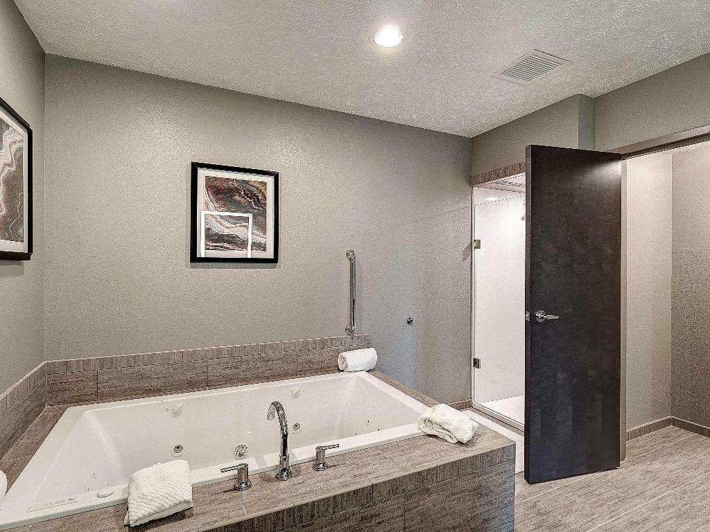 Doubletree By Hilton Hotel Bloomington