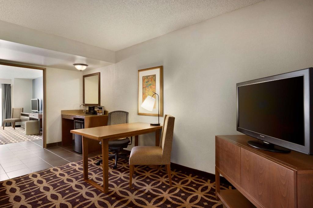 Embassy Suites Dallas - DFW International Aprt