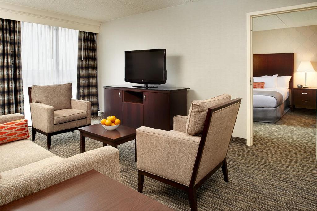 Doubletree Hotel Detroit Dearborn