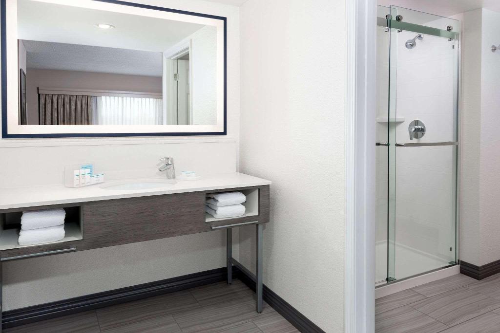 Hampton Inn & Suites Kansas City-Country ClubPlaza