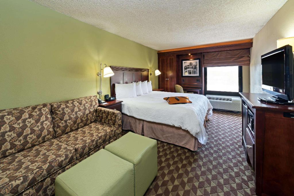 Hampton Inn Baton Rouge-I-10 & College Dr.