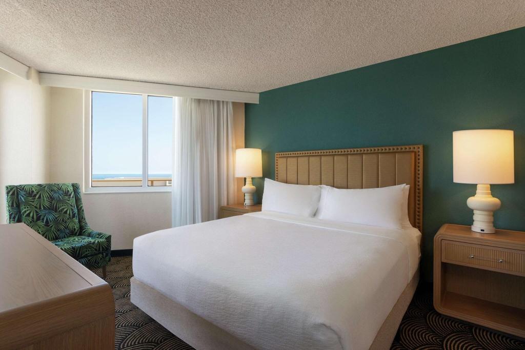 Embassy Suites Hilton Deerfield Beach Resort & Spa