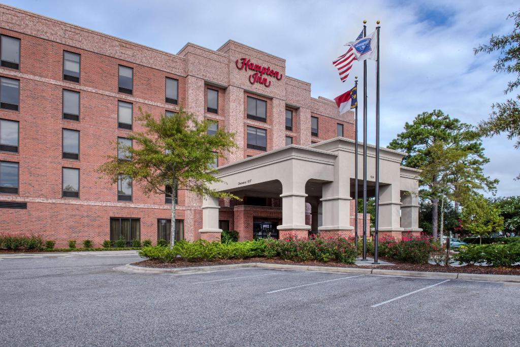 HAMPTON INN® UNIVERSITY AREA Wilmington NC 124 Old Eastwood Rd. 28403