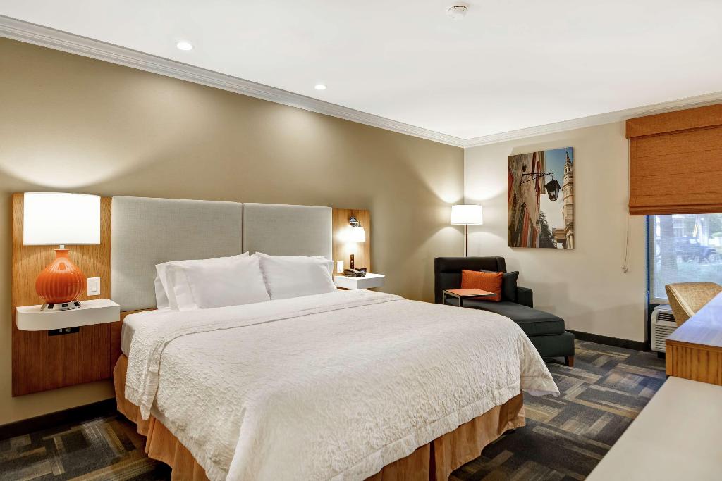 Hampton Inn Charleston-North
