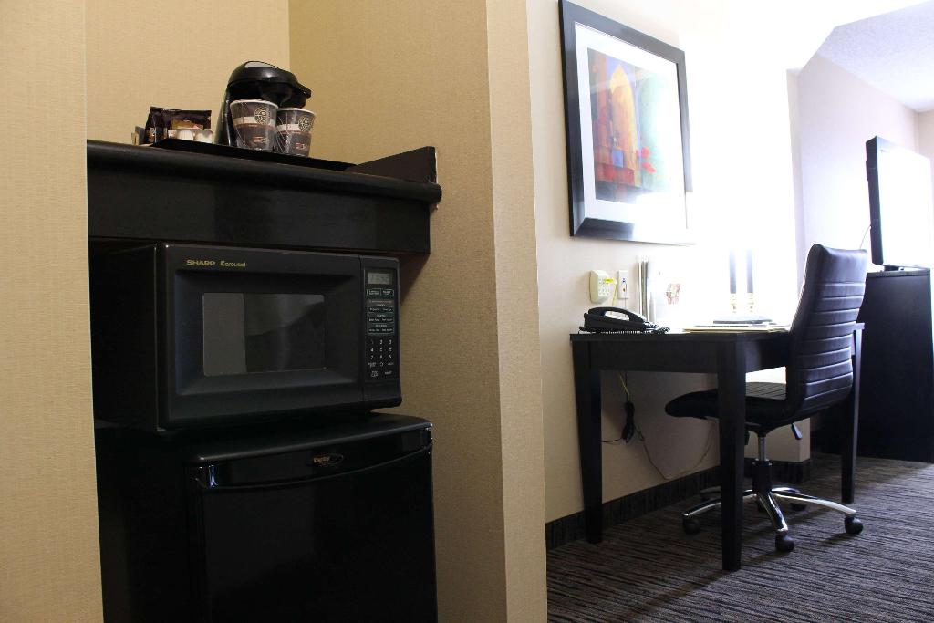 Doubletree Club Springdale