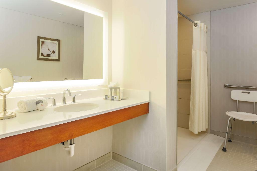 Doubletree by Hilton Hotel Atlanta Airport