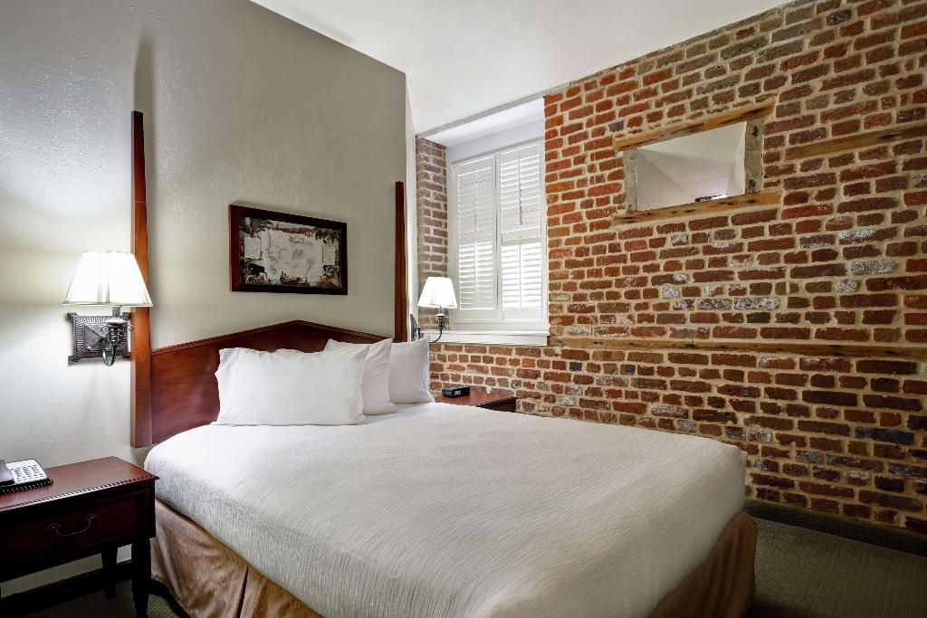 Embassy Suites Hilton Charleston Historic District