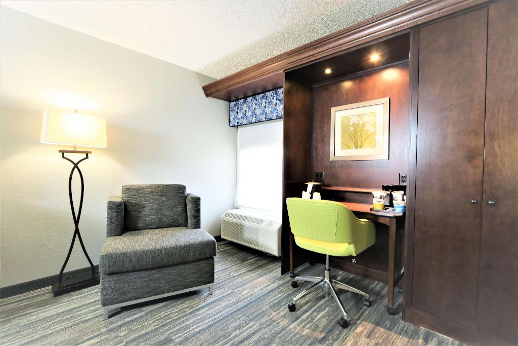 Hampton Inn Atlanta-Cumberland Mall- NW