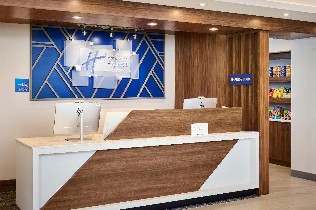 Hampton Inn & Suites Kitchener photo 43