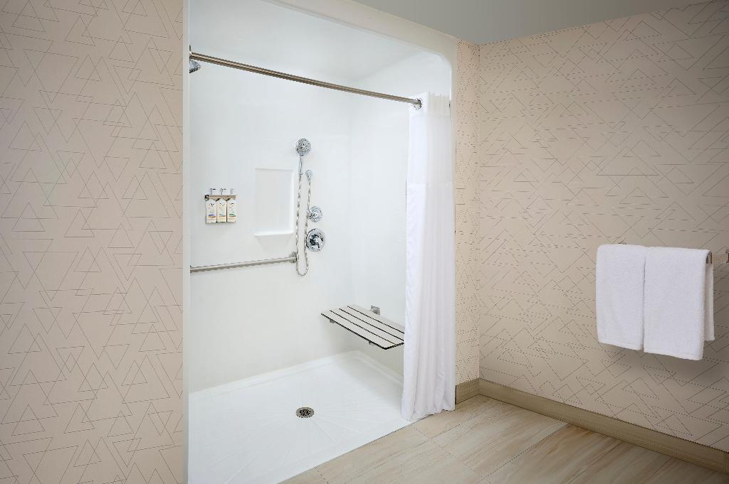 Hampton Inn & Suites Kitchener photo 35