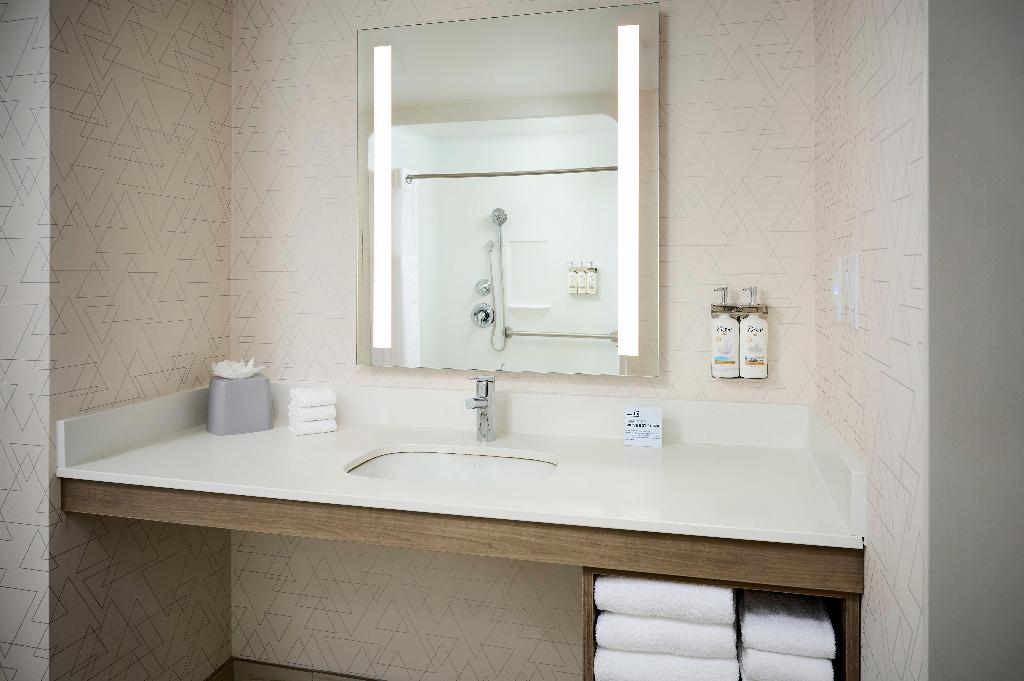 Hampton Inn & Suites Kitchener photo 48