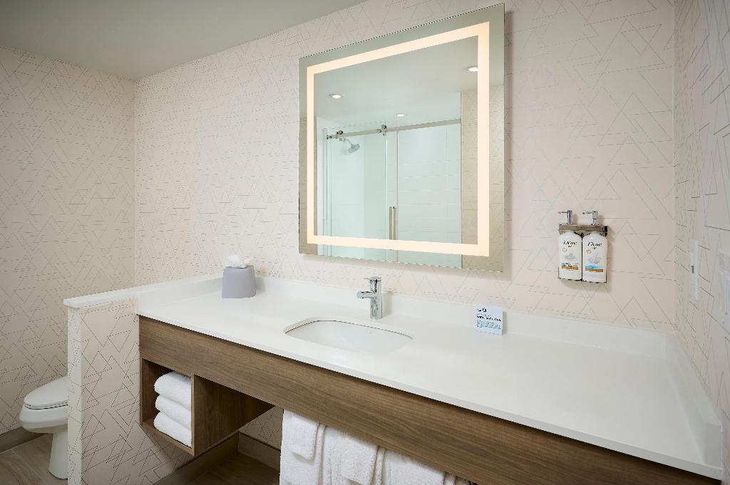 Hampton Inn & Suites Kitchener photo 36