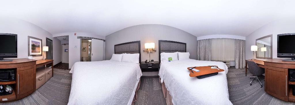 Hampton Inn & Suites Calgary University Northwest