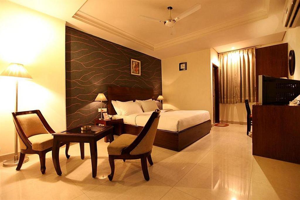 Airport Hotel Waves