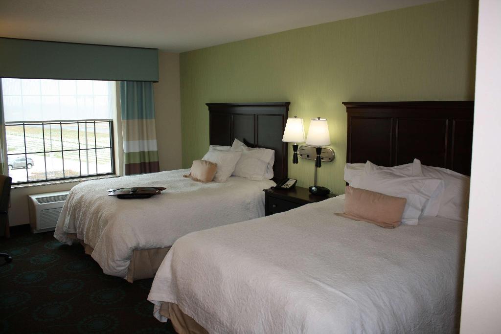 Hampton Inn & Suites St. Cloud, MN