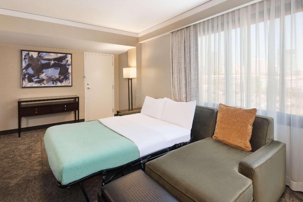 Embassy Suites Tysons Corner 