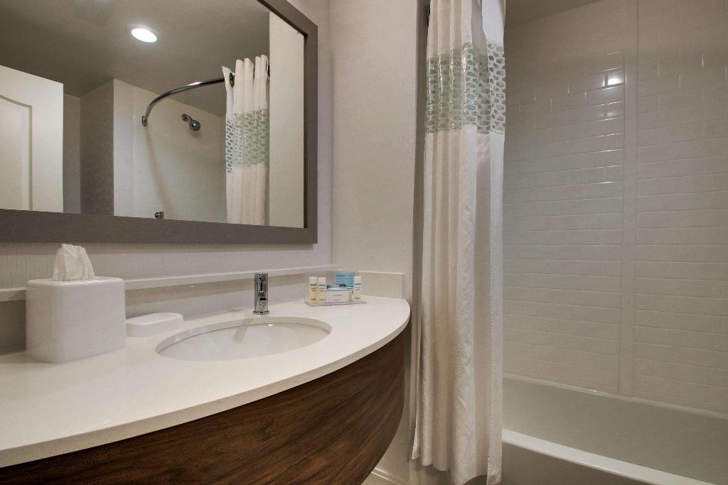 Hampton Inn & Suites Chicago Aurora